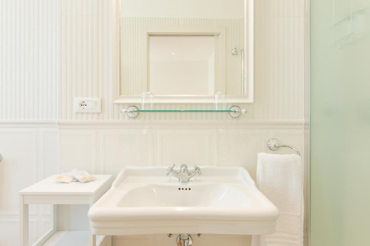 B&B Villa Eden Jacuzzi Pool โดมาโซ ภายนอก รูปภาพ